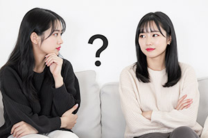 悩んでいる女性