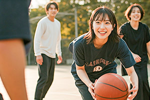 バスケットボールを楽しむ